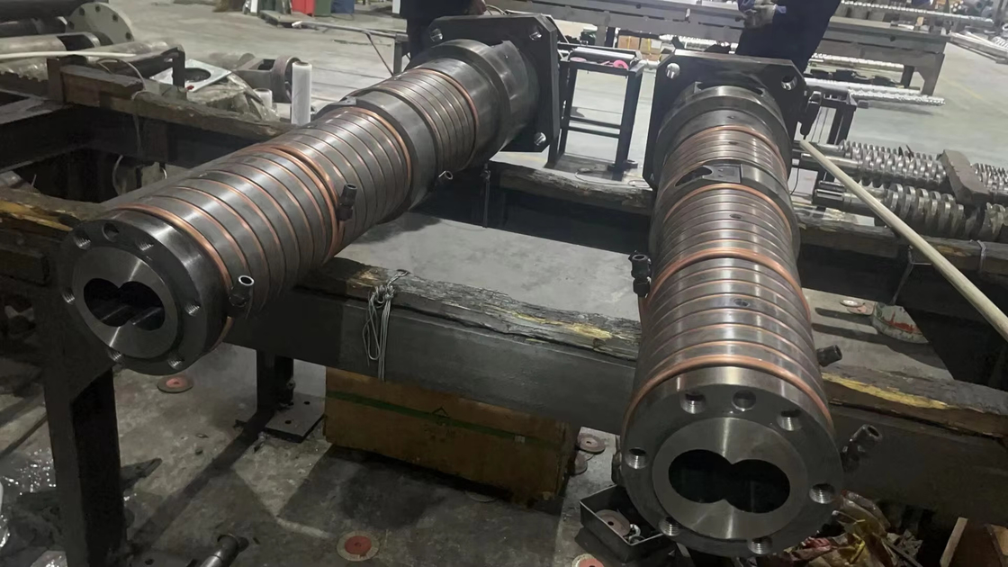 Plastic Extruder Conic Twin Screw And Barrel  / Bi-metal Screw And Barrel For Double Twin Screw Extruders