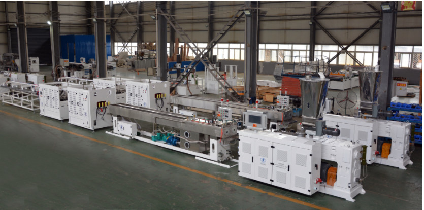 1-6 Inch PVC Pipe Production Line With HYZS65/132 Conic Twin Screw Extruder With Motor 45kw And  Output 420kg/h