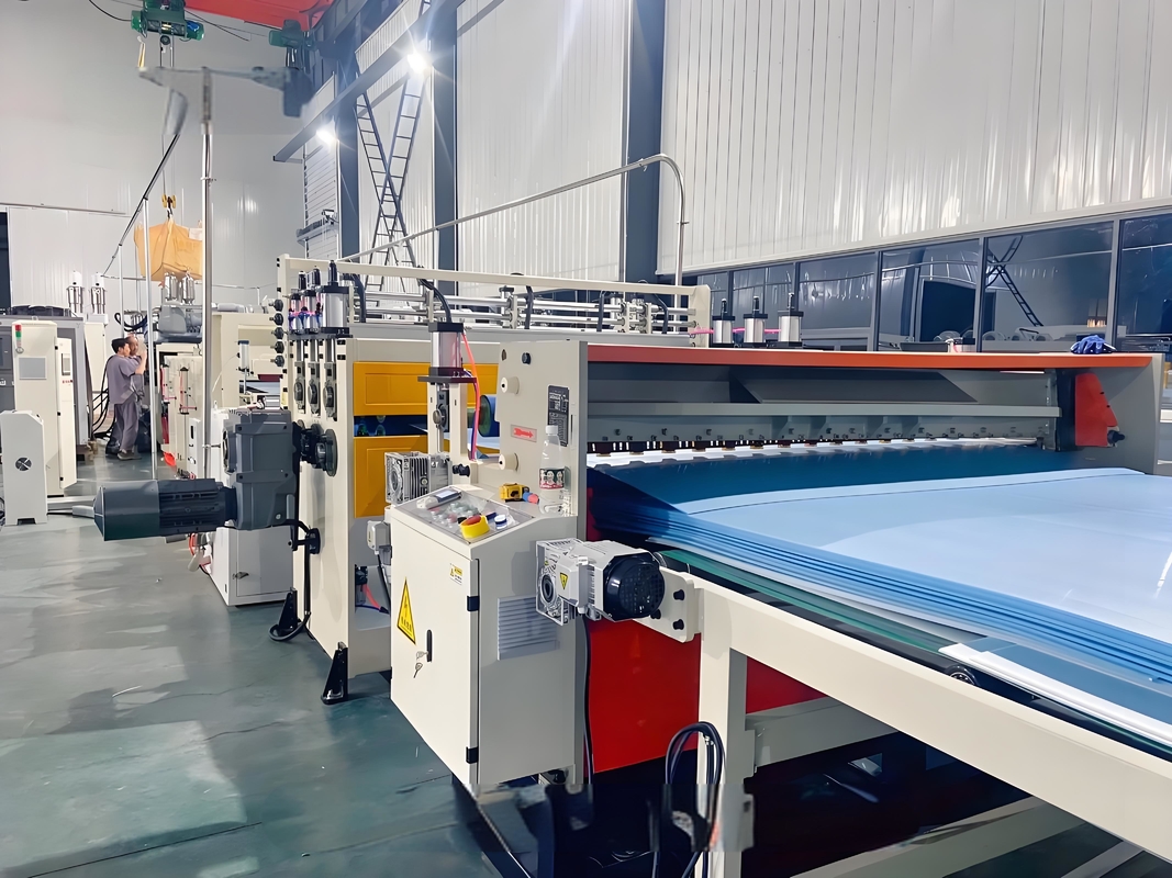 2200 / 2600mm PP Hollow Grid Board Machine 150kw Power PP Hollow Board Extrusion Line