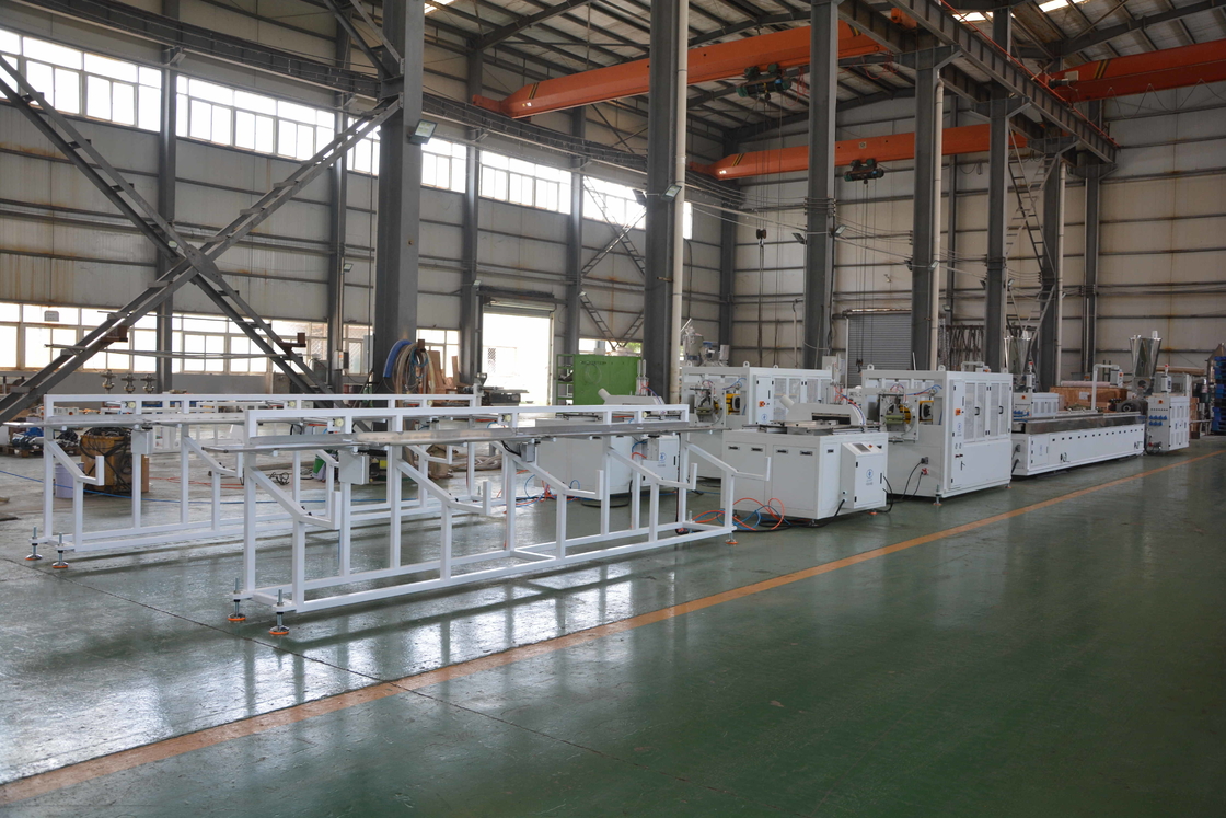 Shenzhen HYPET One Step PE WPC Decking Making Extrusion Machine Line , WPC Co Extrusion Production Line Manufacturer